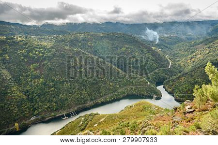 Lookout View Of Canyon, Valley And Vineyards Along River Sil.