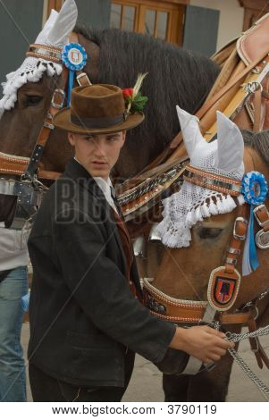 Oktoberfest Mann mit Pferd