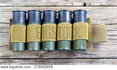 12 Gauge Shotgun Shells With Tactical Shell Holder .