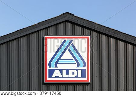 Logstor, Denmark - August 23, 2017: Aldi Supermarket Logo On A Wall. Aldi Is A Leading Global Discou