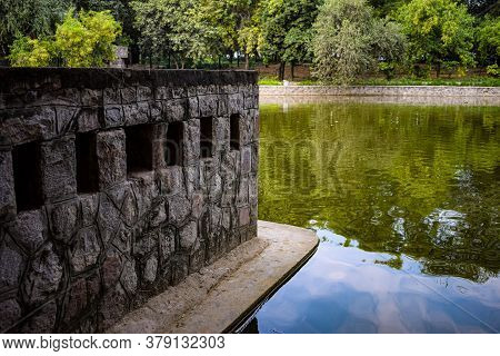 Mughal Architecture Inside Lodhi Gardens, Delhi, India, Arches Inside The The Three-domed Mosque In