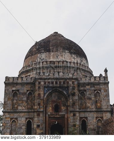 Mughal Architecture Inside Lodhi Gardens, Delhi, India, Arches Inside The The Three-domed Mosque In
