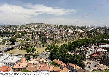 Tbilisi, Georgia - June 15, 2016: Old Tbilisi, The Houses Of Avlabari District On The Rocky Bank Of 