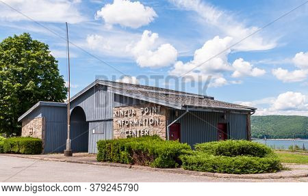 Warren County, Pennsylvania, Usa 7/31/20 The Kinzua Point Information Building On The Allegheny Rese