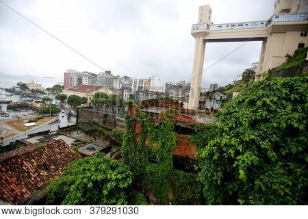 Salvador, Bahia / Brazil - May 23, 2015: Lacerda Elevator In The Historic Center Of The City Of Salv