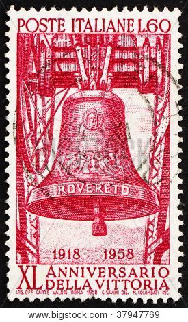 Postage stamp Italy 1958 War Memorial Bell ofRovereto