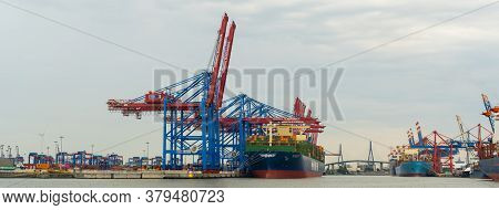 Hamburg, Germany - August 01, 2020: Container Terminal Eurogate Burchardkai In Hamburg, Loading And 