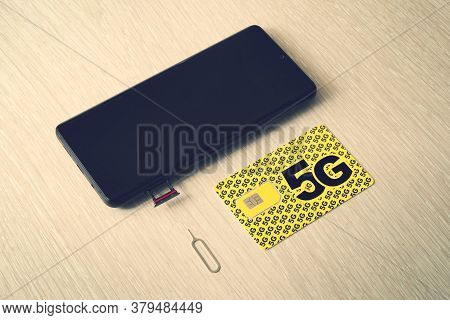 Broadband 5g Mobile Communication Technology Concept : Sim Card Tray, Dual Sim Card Slot With Two Na