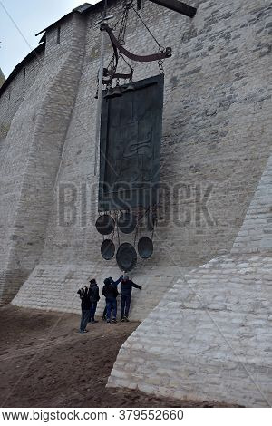 Russia, Pskov 28,11,2015 View Of Pskov Kremlin, Pskov Krom, An Ancient Citadel In Pskov Oblast, Russ