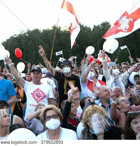 Minsk/belarus - July 30, 2020: Supporters Of Presidential Candidate Svetlana Tikhanovskaya At Her Ca