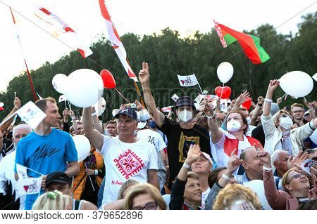 Minsk/belarus - July 30, 2020: Supporters Of Presidential Candidate Svetlana Tikhanovskaya At Her Ca