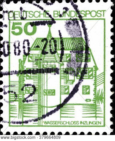 02 09 2020 Divnoe Stavropol Territory Russia The Postage Stamp Germany 1980 Palaces And Castles Inzl