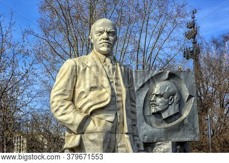 Moscow, Russia -  05,04,2019 Lenin Monument In Park Of Art Museon In Moscow, Russia