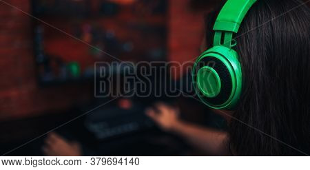 E-sports. Girl Playing A Strategy Video Game. Steam Community. Esports Club, Banner