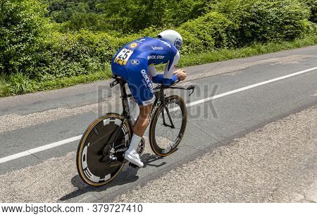 Bourgoin-jallieu, France - 07, May, 2017: The Argentine Cyclist Ariel Maximiliano Richeze Of Quick-s