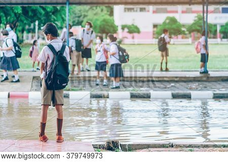 Kanchanaburi,thailand-july 2,2020:unidentified Elementary School Students Wear Face Mask To Prevent 