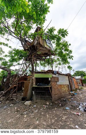 San Cristobal / Dominican Republic - May 16 2018: Tree House, Part Of The People's Refuge From Natur