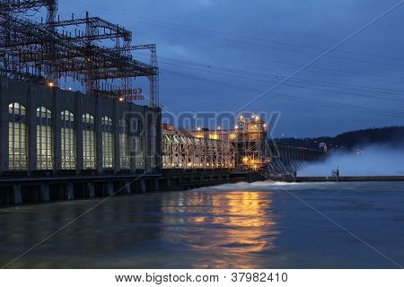 Conowingo pato yöllä