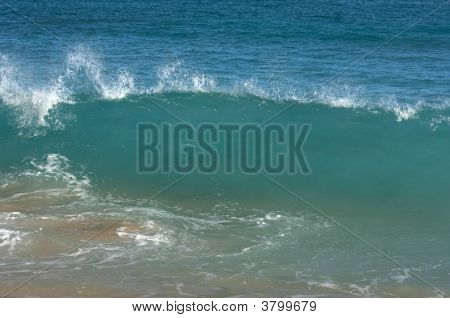 Dramatické Shorebreak vlna