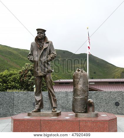 Die Lone Sailor-Statue in San Francisco