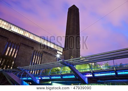 Tate Modern og Millennium Bridge