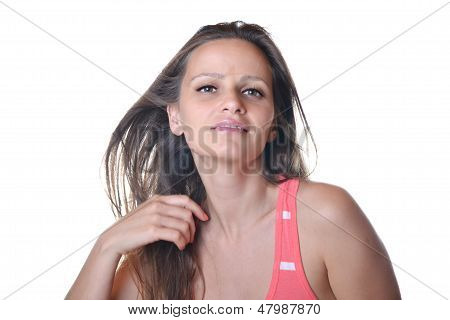 красивая молодая женщина в студии