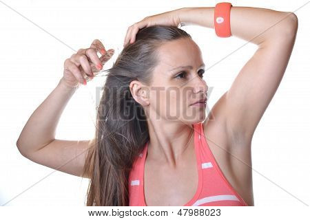 красивая молодая женщина в студии