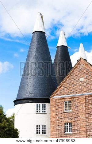 Se farma Oasts, Lamberhurst, Kent, Anglie