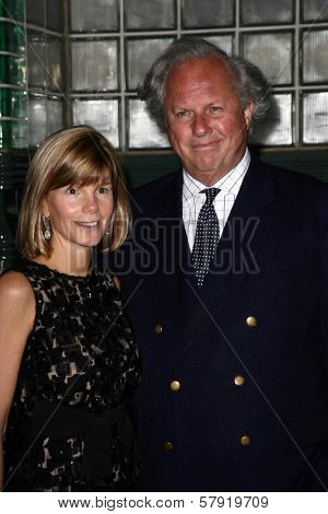 Graydon Carter and his wife Anna   at the 'Vanity Fair Portraits Photographs 1913-2008' Exhibit Opening. LACMA, Los Angeles, CA. 10-21-08
