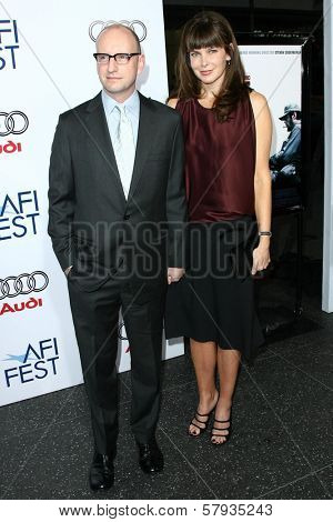 Steven Soderbergh and Jules Asner  at the AFI Fest 2008 Centerpiece Gala Screening of 'Che'. Grauman's Chinese Theatre, Hollywood, CA. 11-01-08