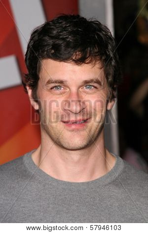 Tom Everett Scott  at the World Premiere of 'Bolt'. El Capitan Theatre, Hollywood, CA. 11-17-08