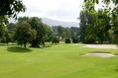 Golfplatz und Berge