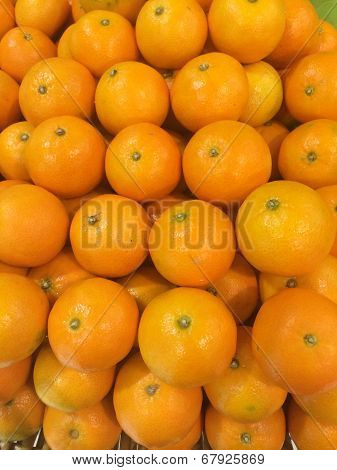 Many Fresh Raw Orange