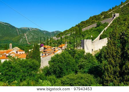 Old Walls, Ston