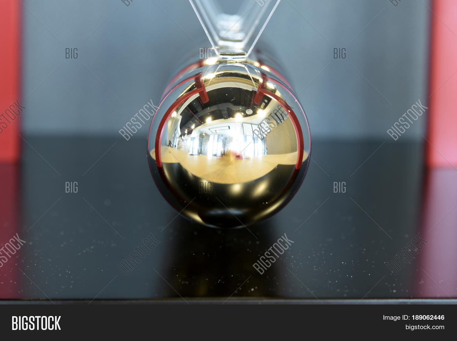 pendulum with 5 balls
