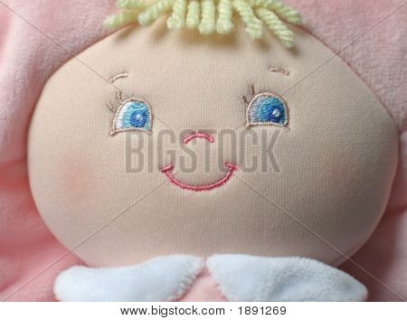 Cara de boneca bebê
