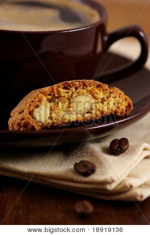 Káva s cantuccini