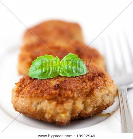 Frikadellers с свежим базиликом