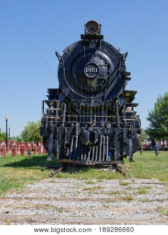 Santa Fe Railway No. 1951, Pauls Valley, Oklahoma, front view
Locomotive No. 1951 which was built by Baldwin in 1907 is on display for the public near the train depot at Paul's Valley, Oklahoma.