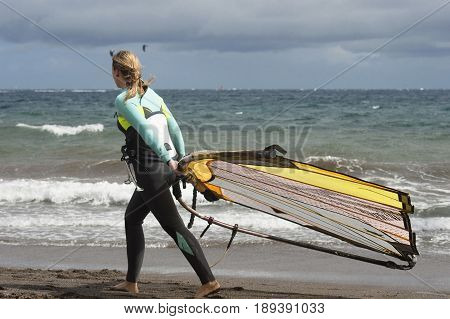 Preparada para efectuar su salida a la mar