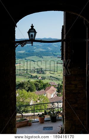 Volterra, Tuscany - May 21, 2017 - Vicolo Degli Abbandonati (abandoned Alley) And Stone Arch
