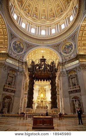 ภายในเมืองเซนต์ปีเตอร์โดม (โบสถ์ di San Pietro) วาติกัน โรม อิตาลี
