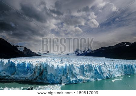 Wide angle shot of the perito moreno glacier in Argentina.