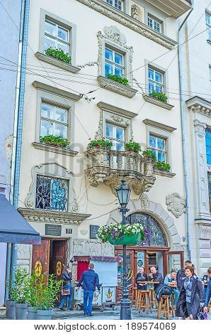 The Balcony With Lions