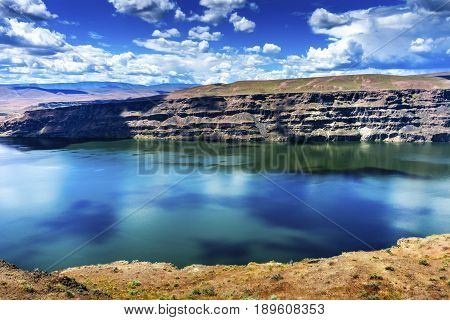 Wanapum Lake Colombia River Wild Horses Monument High Desert Vantage Washington