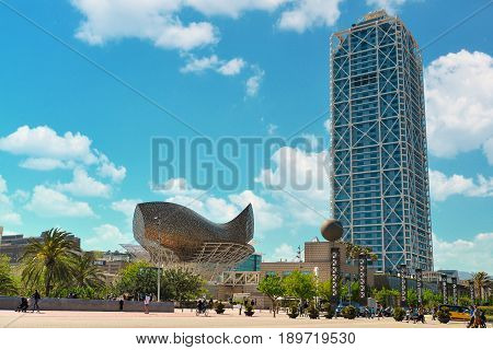 Hotel Arts And Peix Sculpture
