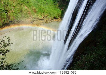 Huangguoshu waterfall is Asia's largest waterfalls, located in guizhou anshun city limits, is the most famous scenic spots, guizhou huangguoshu waterfall is absolute must-see tourists to guizhou.