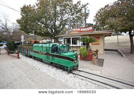 AUSTIN, TEXAS - DEC 7: Treno il Zilker Zephyr è parcheggiato presso la stazione ferroviaria su 7 dicembre 2010 in