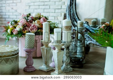 Shabby Chic Room Interior. Wedding Decor, Room Decorated For Shabby Chic Rustic Wedding, With Many C
