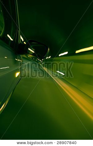 fahren schnell in Tunnel, grüne abgeschwächt.